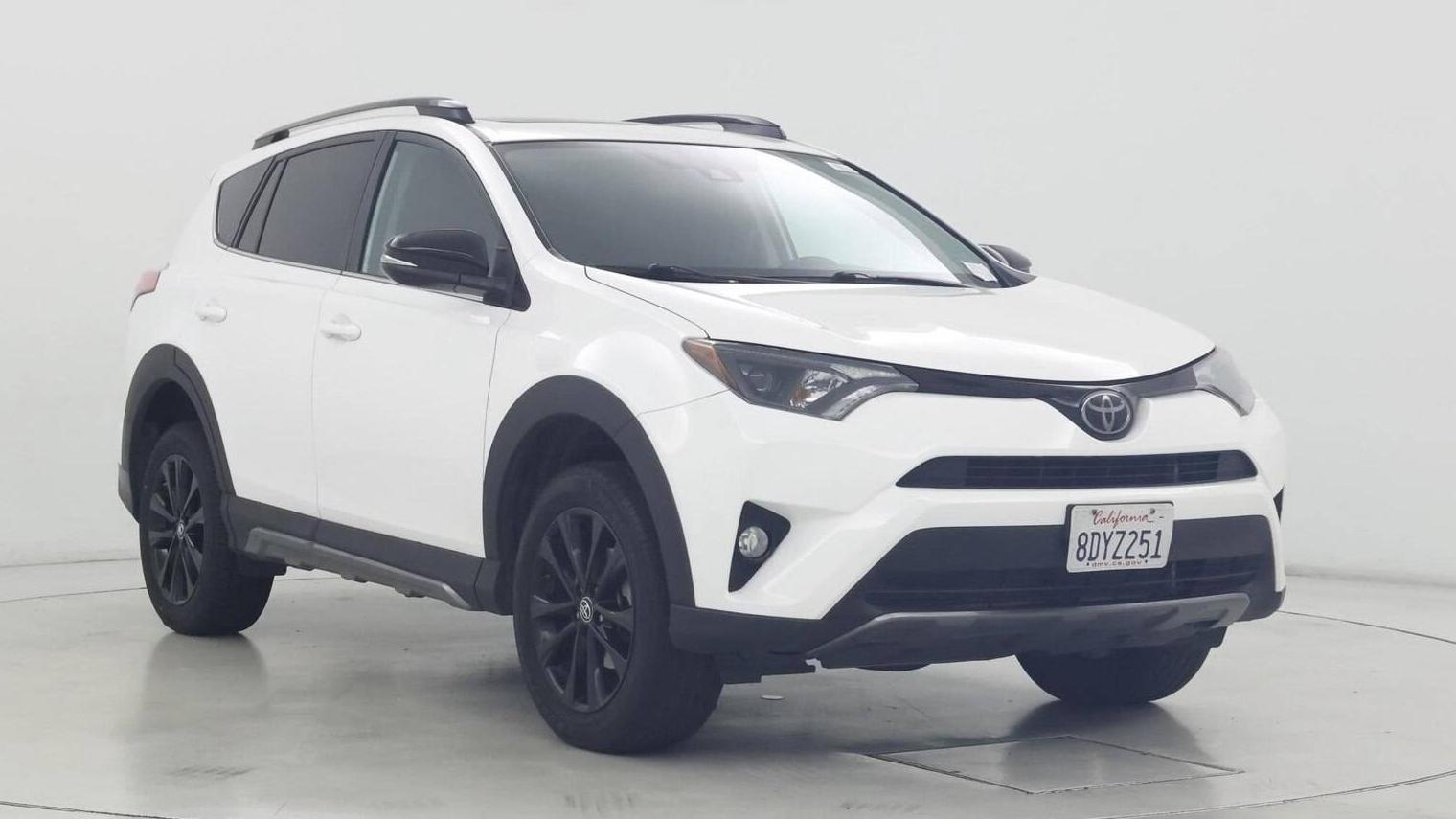 TOYOTA RAV4 2018 2T3RFREV1JW734500 image