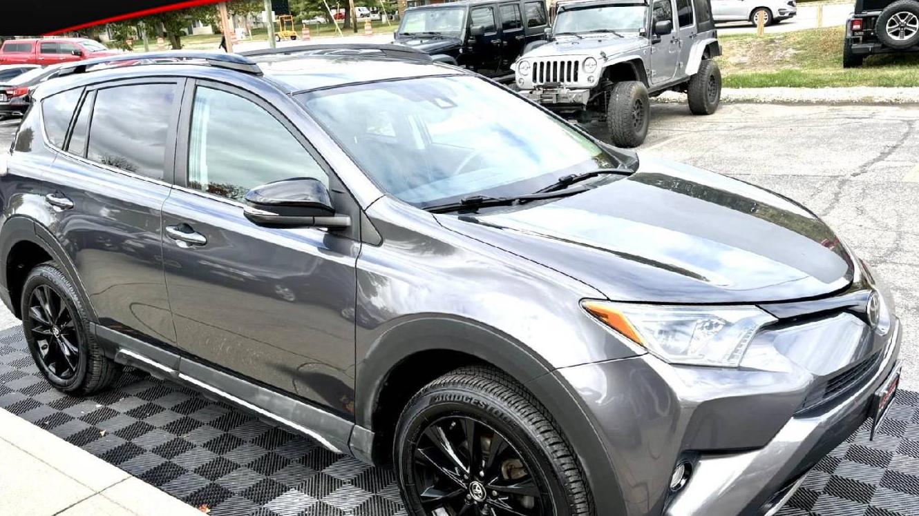 TOYOTA RAV4 2018 2T3RFREV6JW698223 image