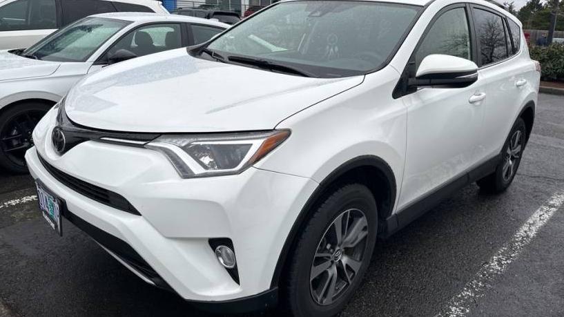 TOYOTA RAV4 2018 JTMRFREV5JD225507 image