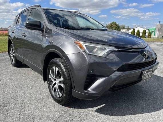TOYOTA RAV4 2018 JTMBFREV3JJ738449 image