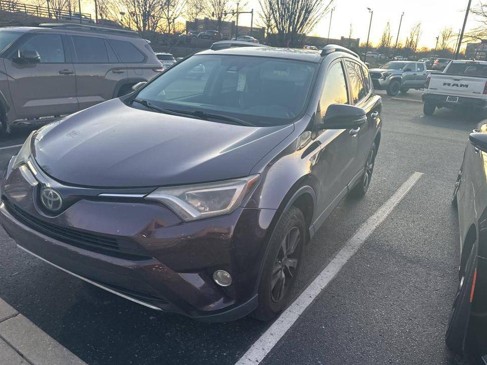 TOYOTA RAV4 2018 2T3WFREV6JW443834 image