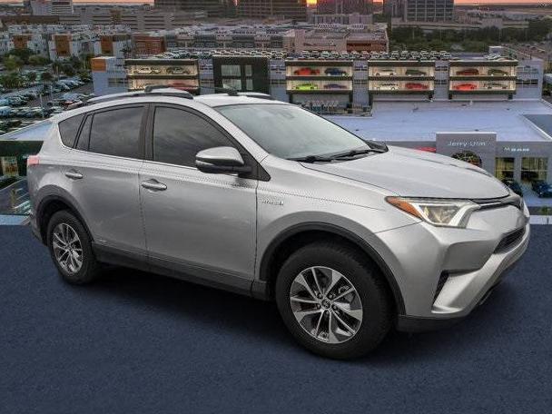 TOYOTA RAV4 2018 JTMRJREV7JD177345 image