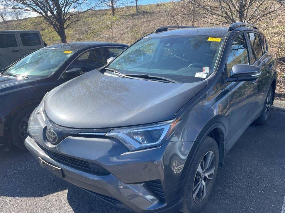 TOYOTA RAV4 2018 2T3BFREV9JW773188 image