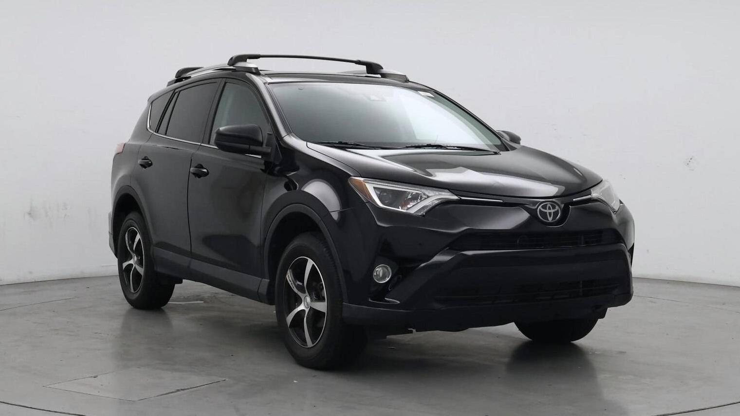 TOYOTA RAV4 2018 2T3ZFREV3JW512024 image