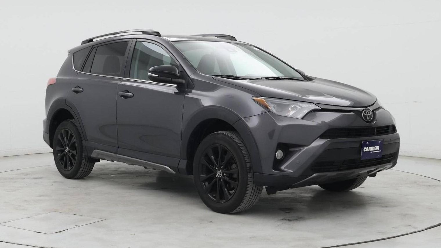 TOYOTA RAV4 2018 2T3RFREV7JW714137 image