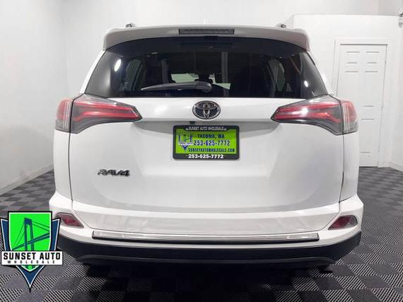 TOYOTA RAV4 2018 JTMBFREV1JJ181847 image