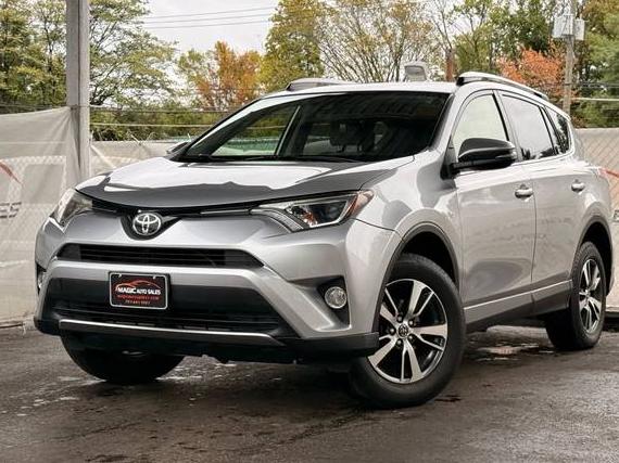 TOYOTA RAV4 2018 JTMRFREV7JJ245520 image