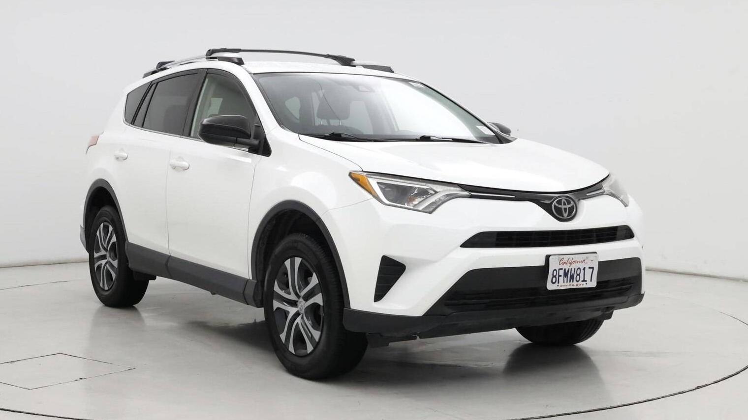 TOYOTA RAV4 2018 JTMZFREV0JJ197715 image