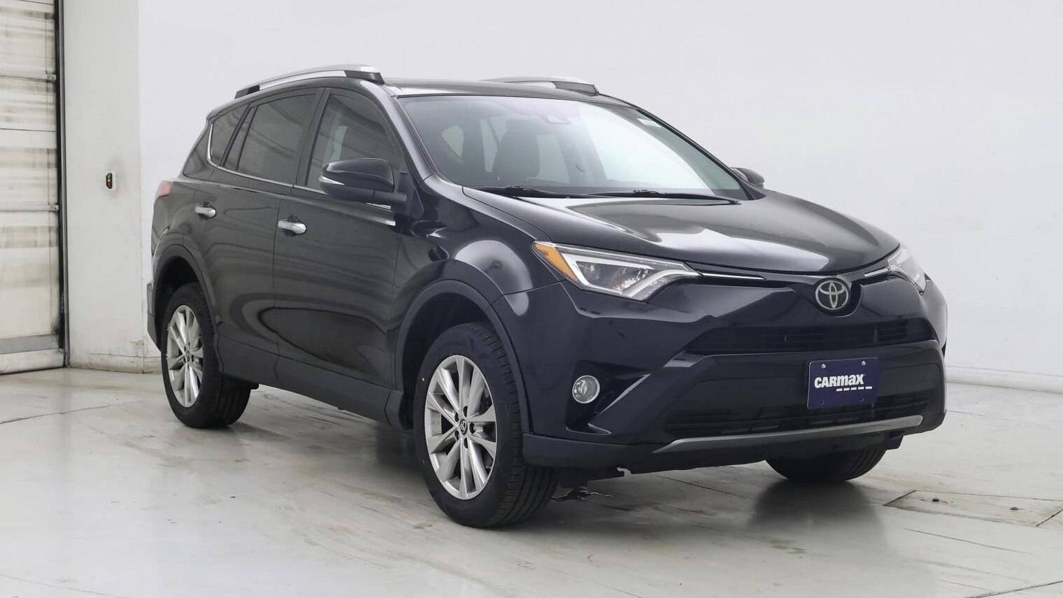 TOYOTA RAV4 2018 2T3DFREV5JW821956 image