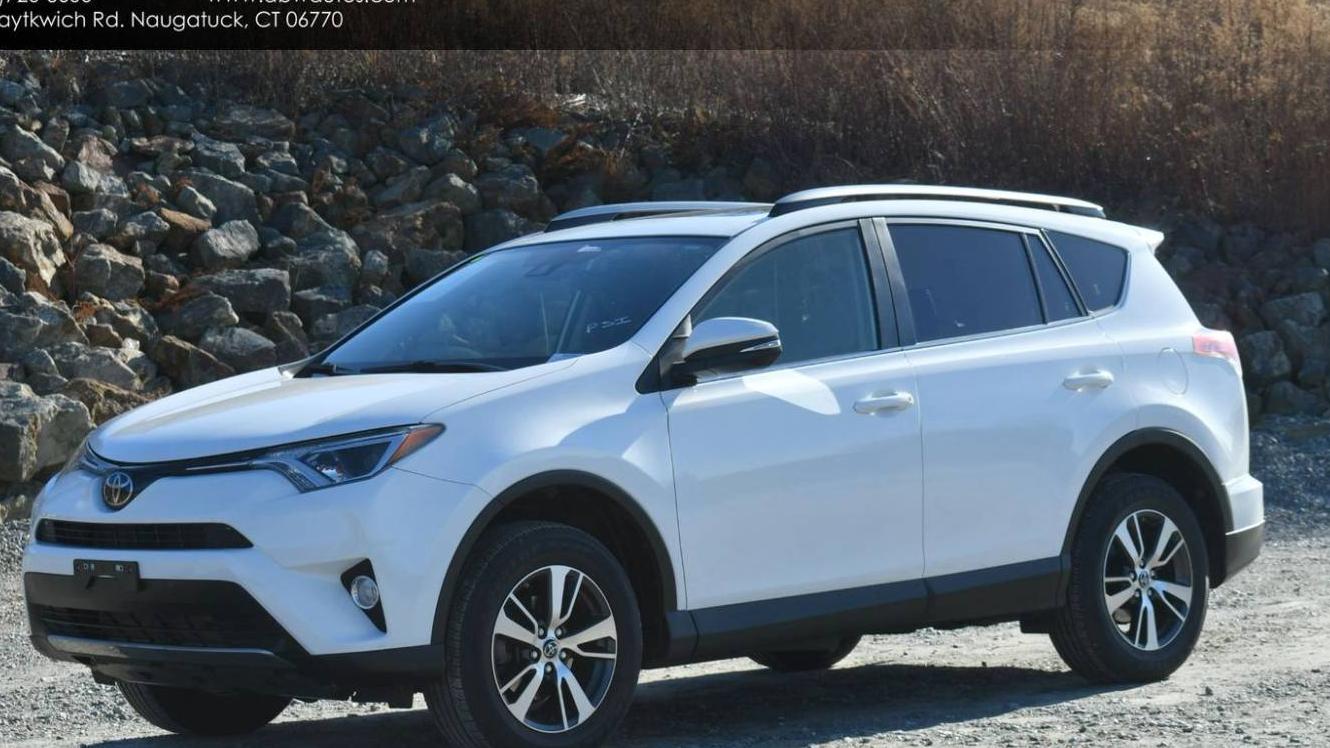 TOYOTA RAV4 2018 JTMRFREV4JJ742430 image