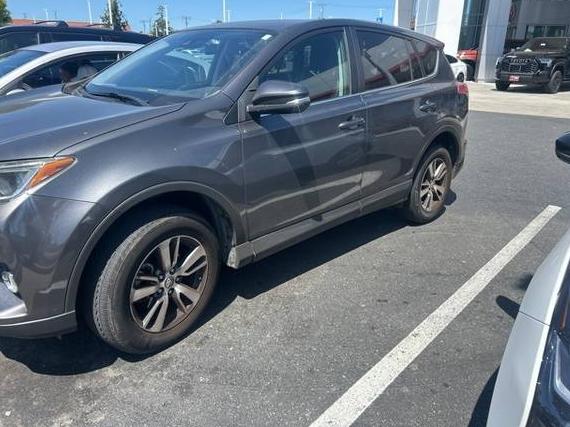 TOYOTA RAV4 2018 2T3RFREV8JW814196 image