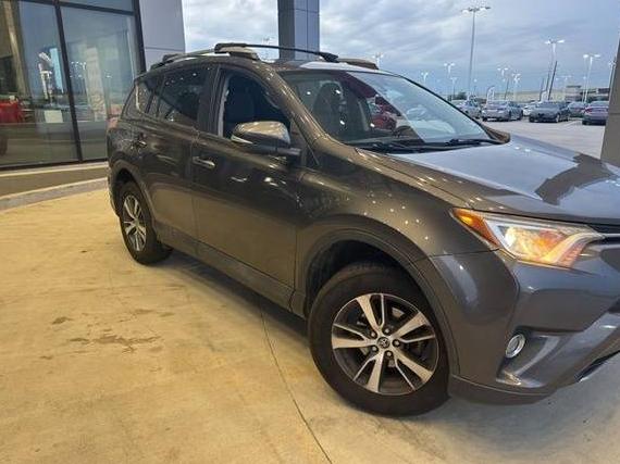 TOYOTA RAV4 2018 2T3WFREV7JW422202 image