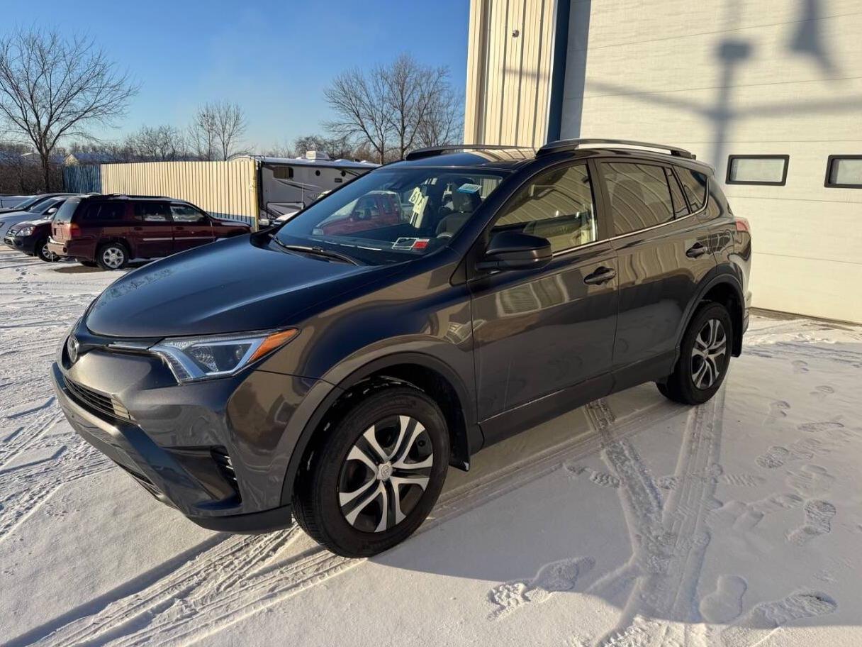 TOYOTA RAV4 2018 JTMBFREV3JJ736698 image