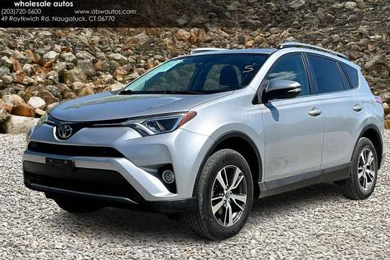 TOYOTA RAV4 2018 2T3RFREV0JW733726 image