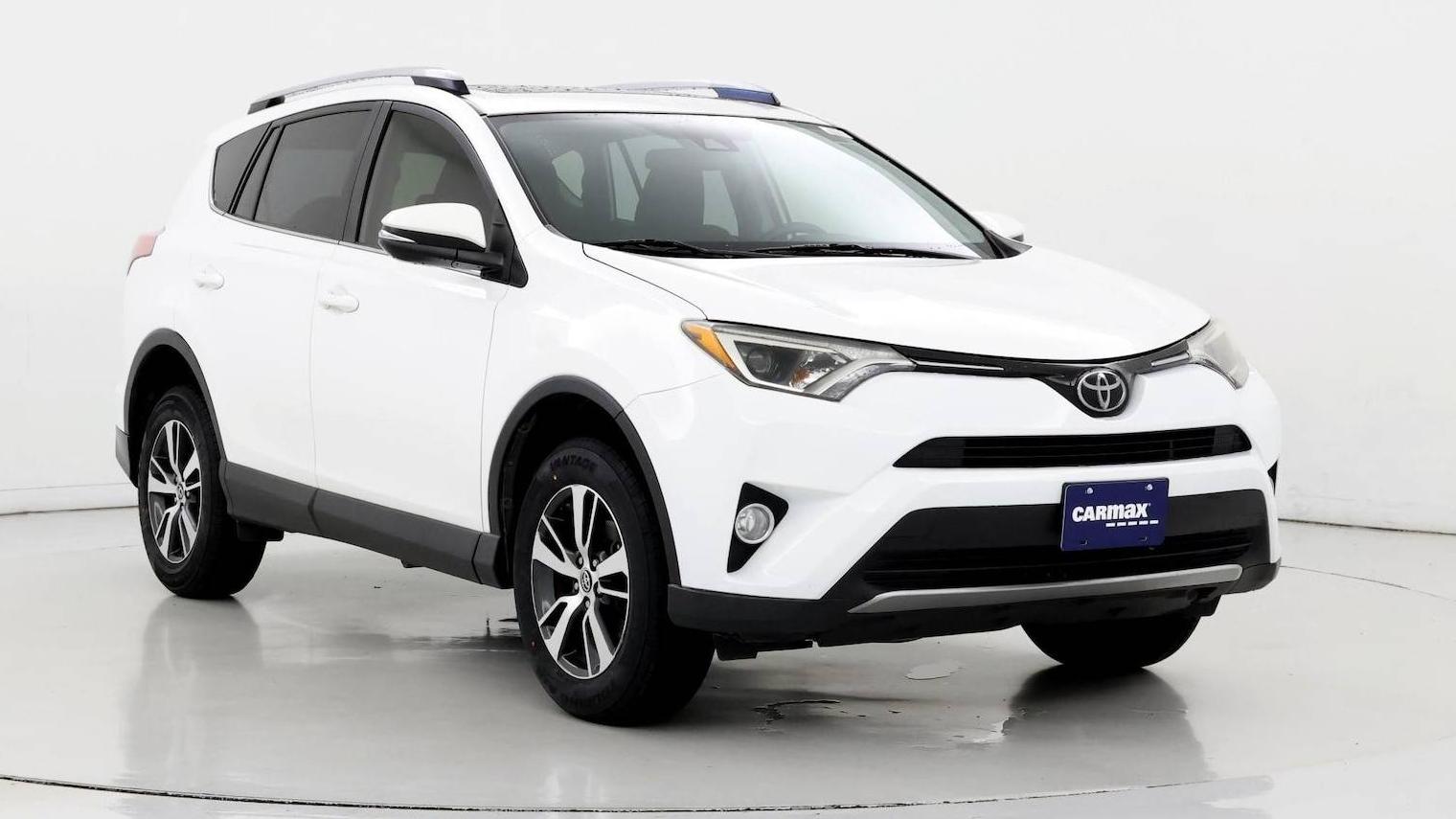 TOYOTA RAV4 2018 JTMWFREV8JD133309 image