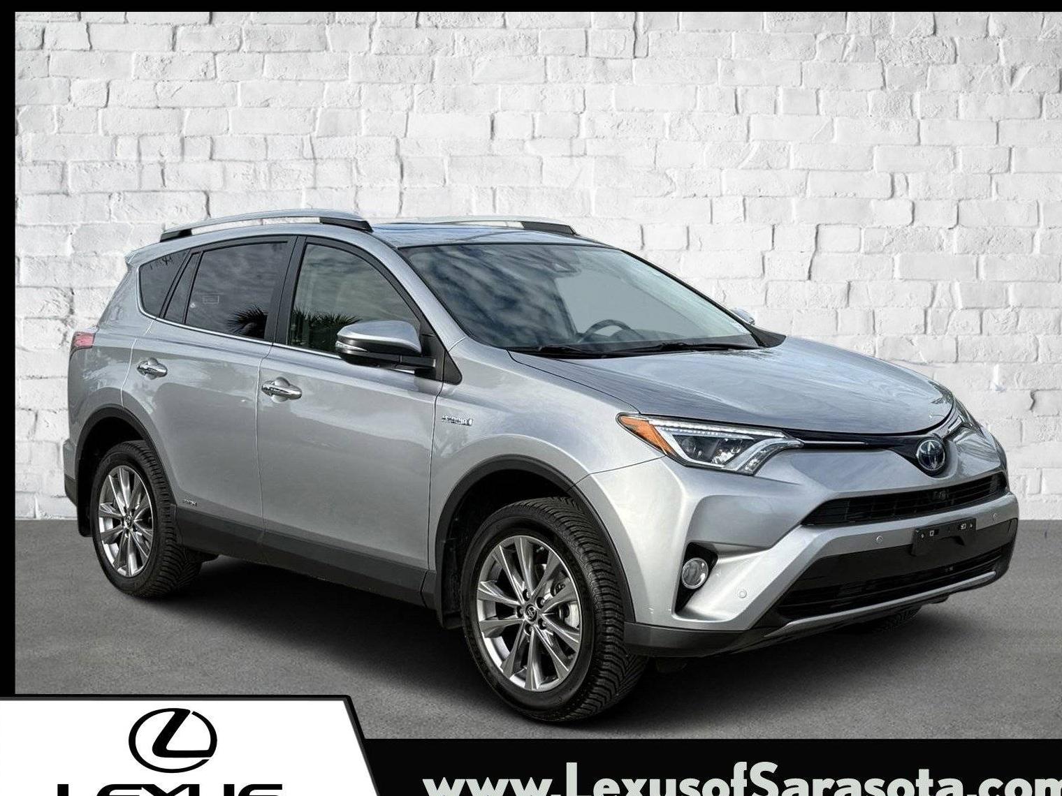 TOYOTA RAV4 2018 JTMDJREV0JD184003 image