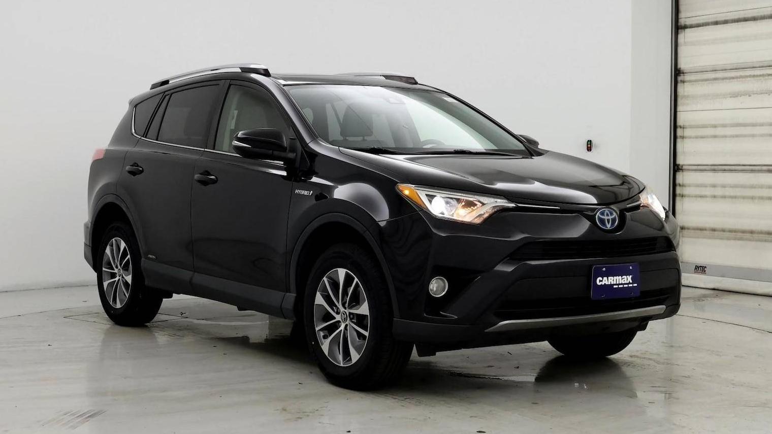 TOYOTA RAV4 2018 JTMRJREV1JD223543 image