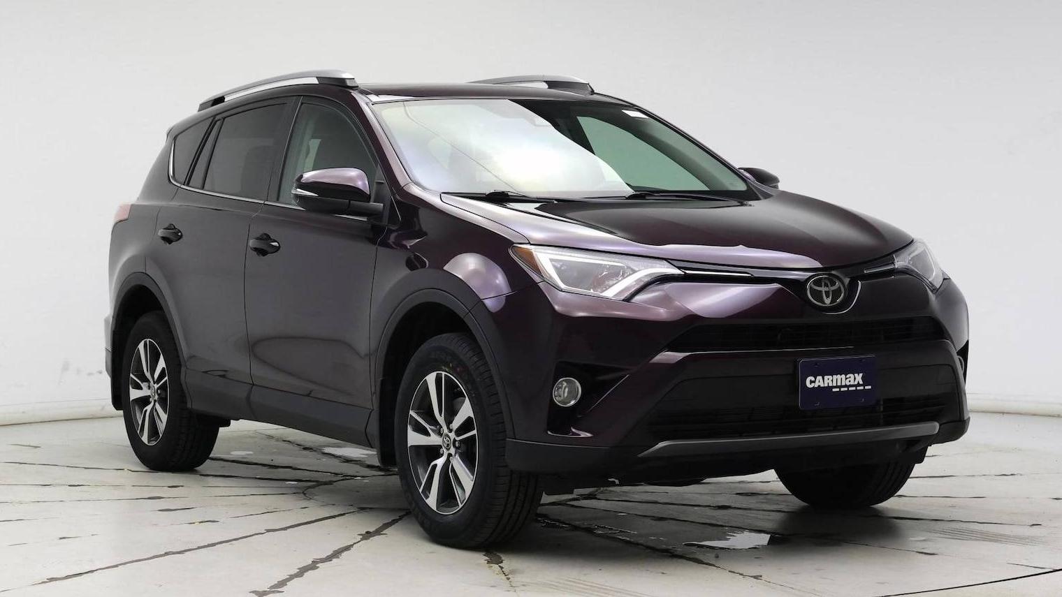 TOYOTA RAV4 2018 2T3RFREV2JW714563 image