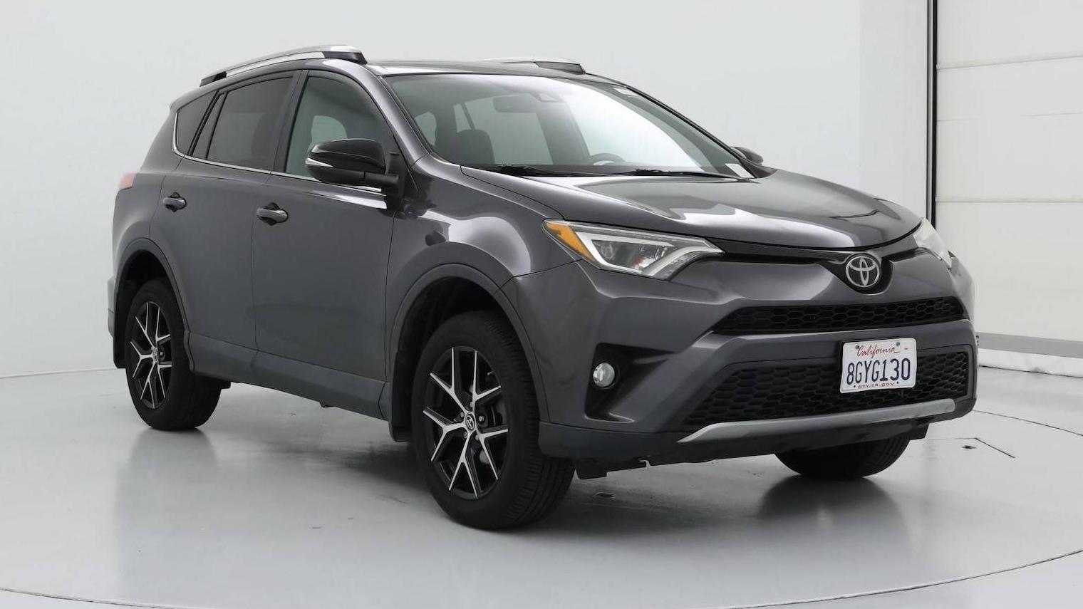 TOYOTA RAV4 2018 2T3NFREV7JW453820 image