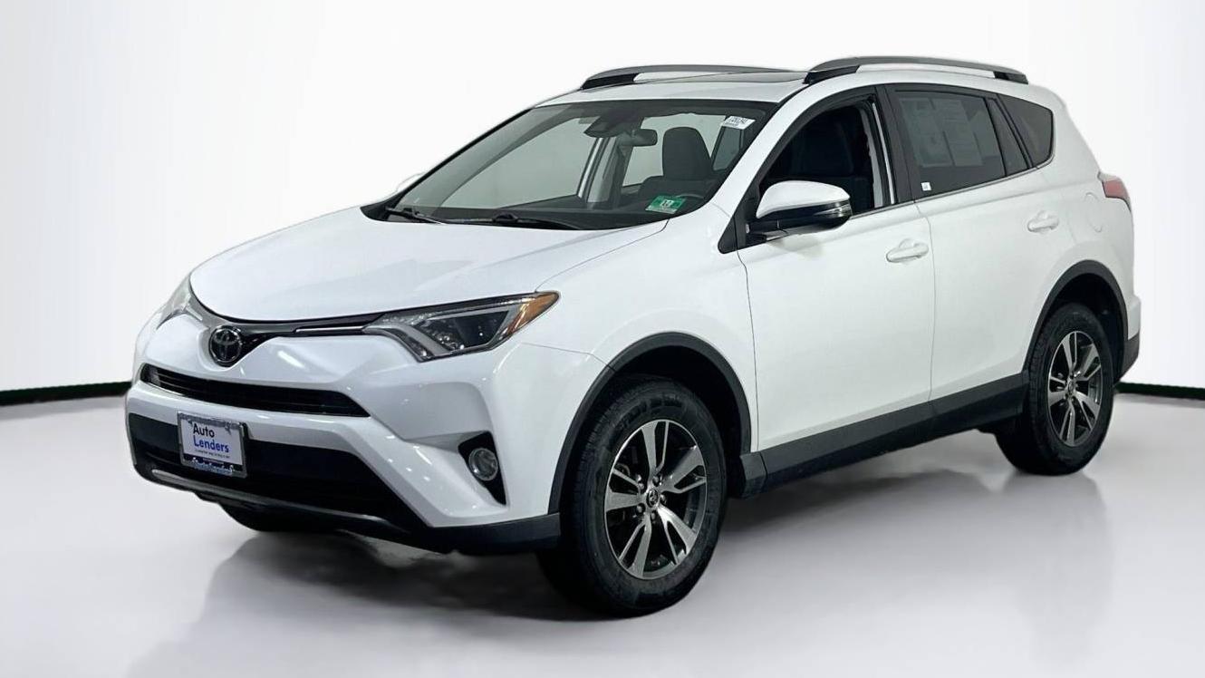 TOYOTA RAV4 2018 JTMRFREV3JJ261343 image