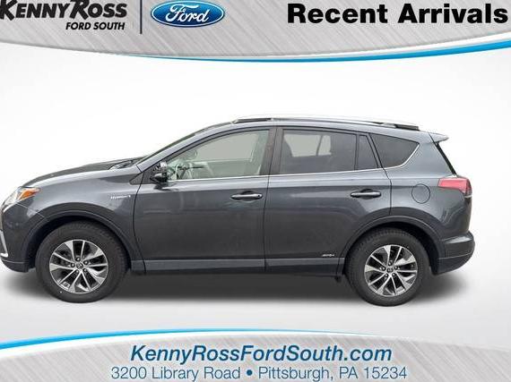 TOYOTA RAV4 2018 JTMRJREV7JD175188 image