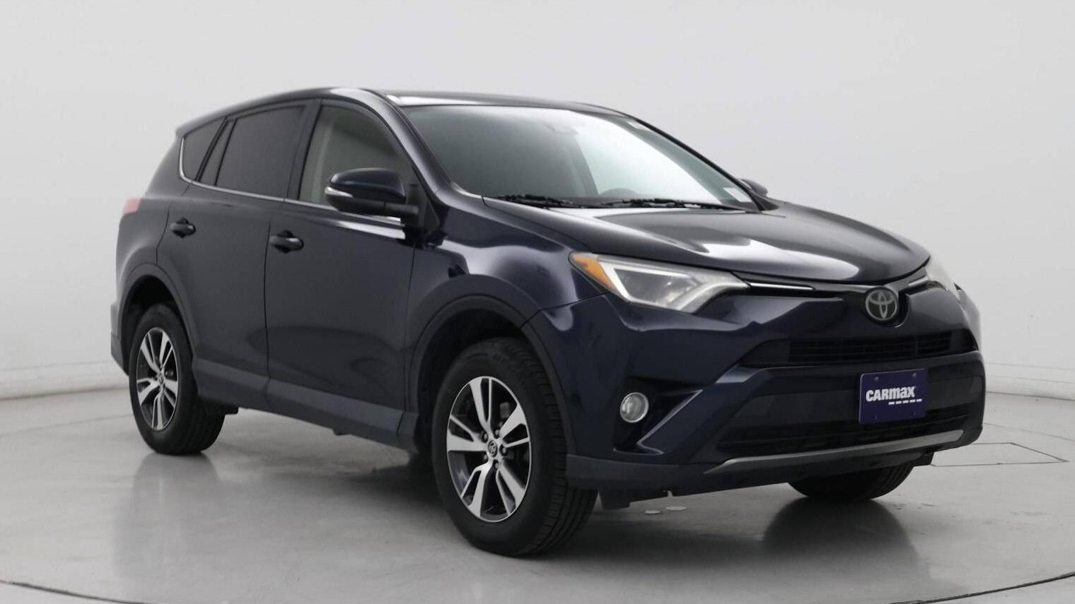 TOYOTA RAV4 2018 JTMWFREV9JD124134 image