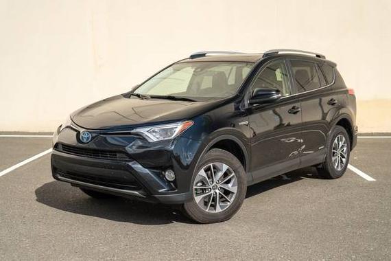 TOYOTA RAV4 2018 JTMRJREV1JD226233 image
