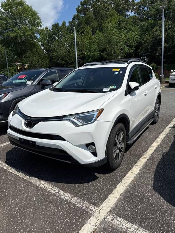 TOYOTA RAV4 2018 JTMRFREV7JJ742356 image