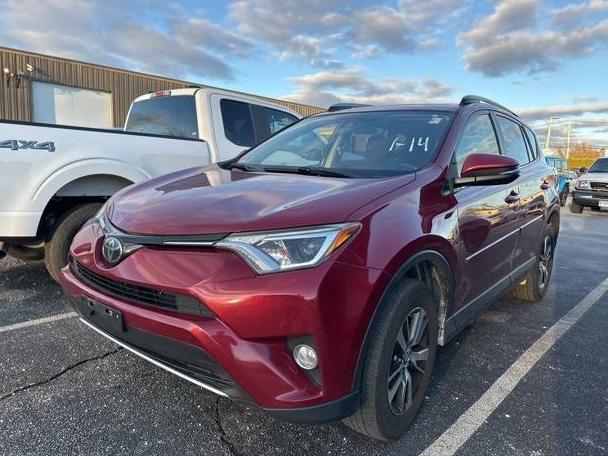 TOYOTA RAV4 2018 JTMRFREV2JD225822 image