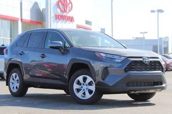 TOYOTA RAV4 2018 2T3RFREV1JW697447 image