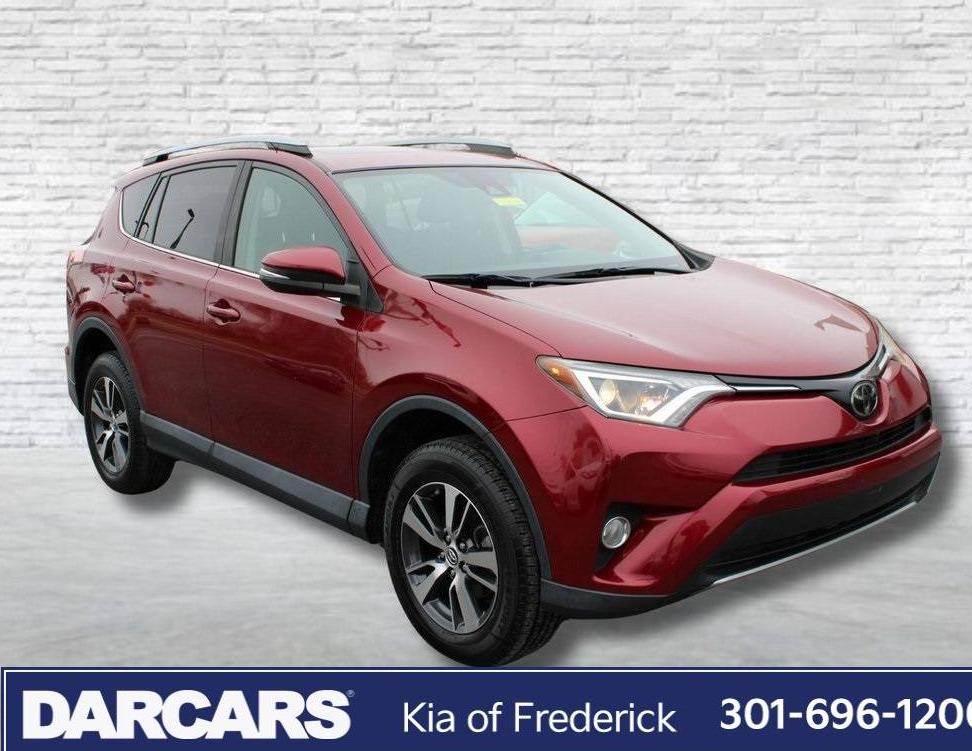 TOYOTA RAV4 2018 2T3WFREV0JW452772 image