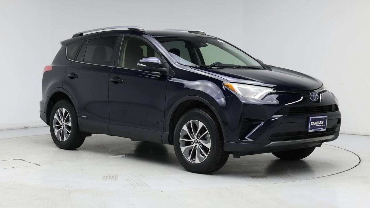 TOYOTA RAV4 2018 JTMRJREV6JD223232 image