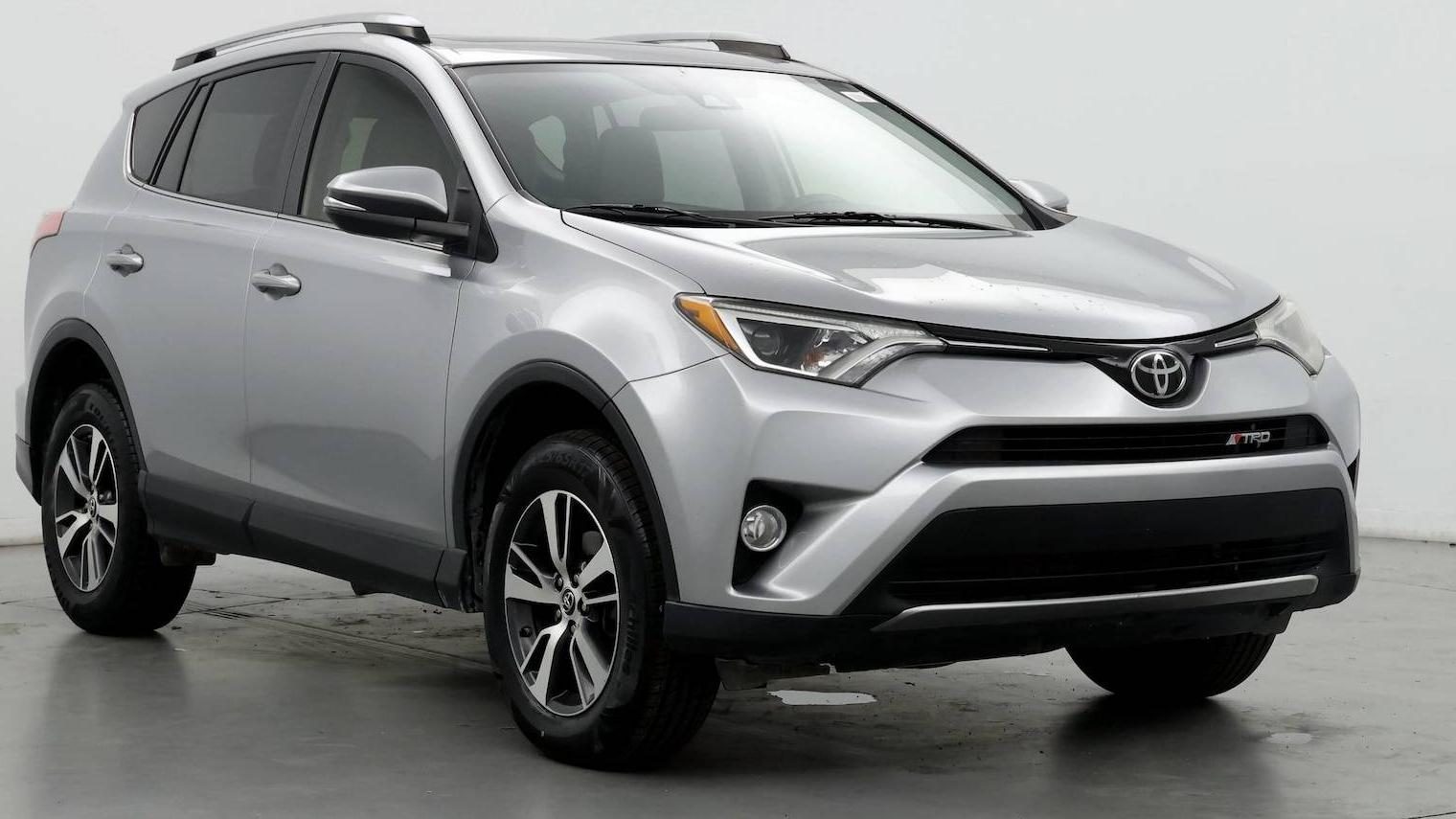 TOYOTA RAV4 2018 JTMWFREV9JJ180785 image