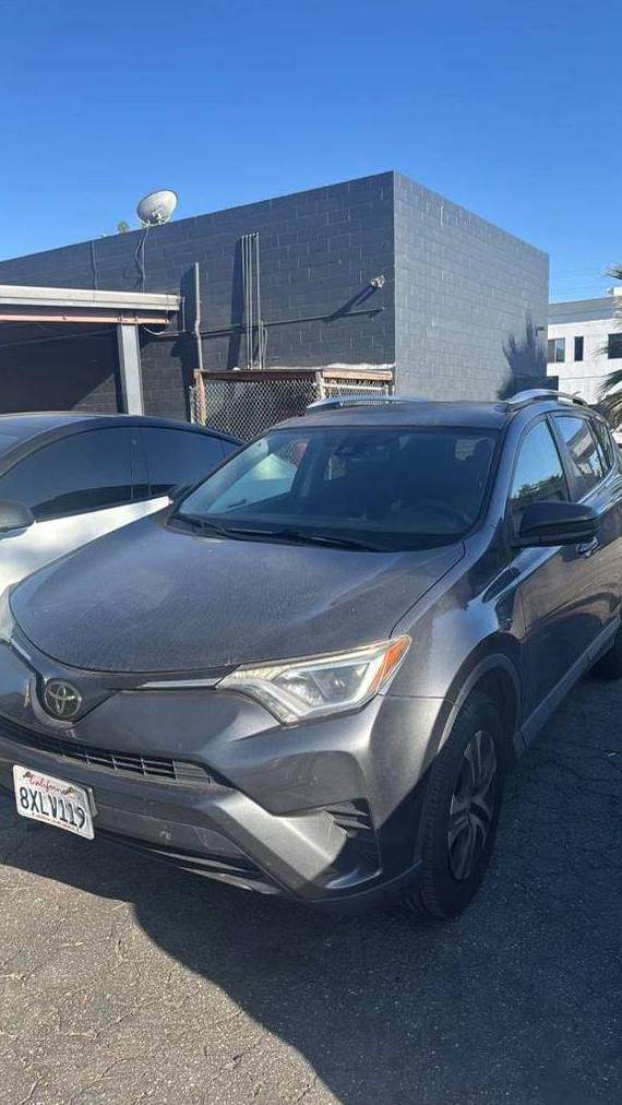 TOYOTA RAV4 2018 JTMBFREV9JJ733336 image