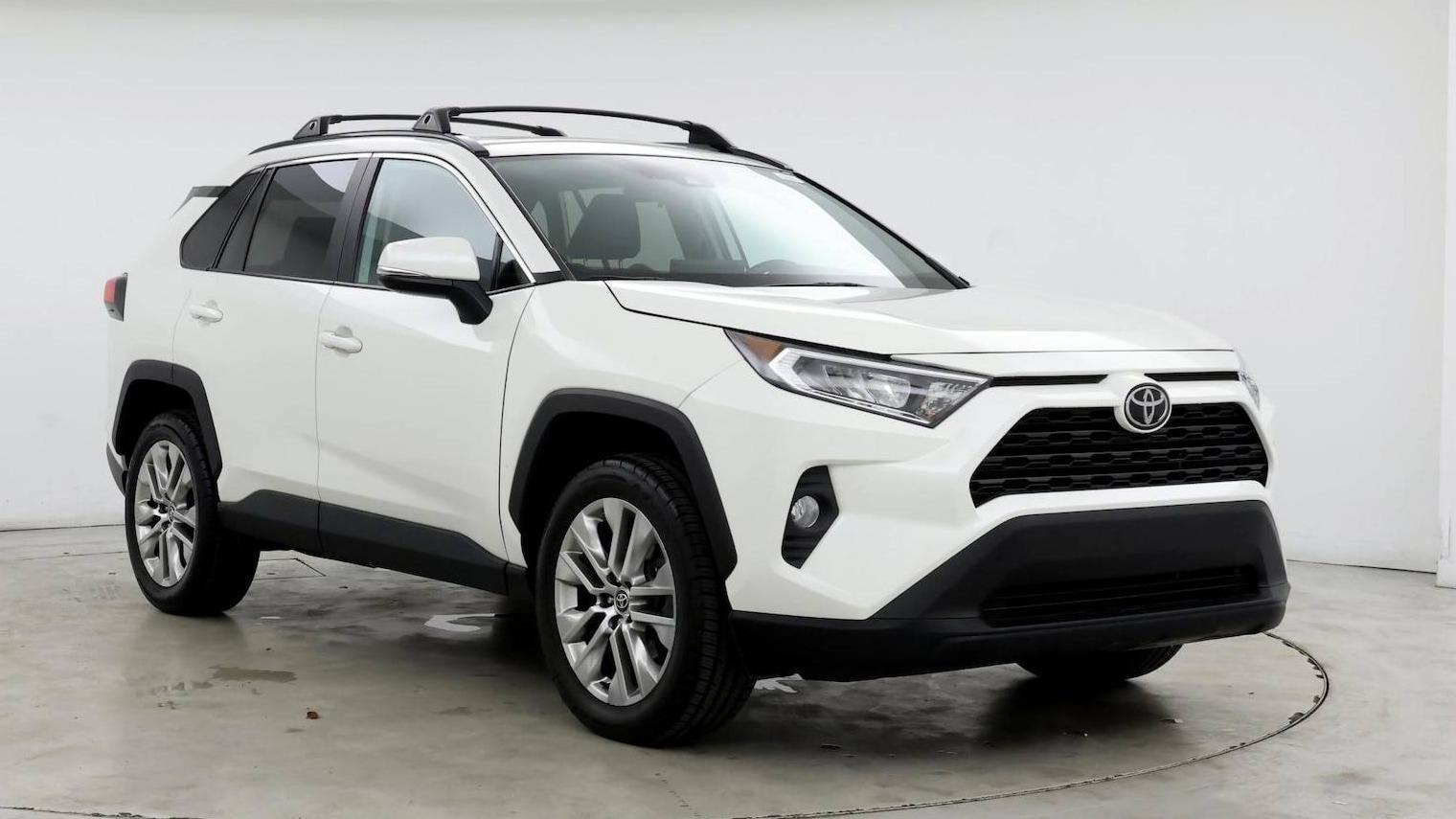 TOYOTA RAV4 2021 2T3A1RFV8MW242870 image