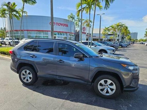 TOYOTA RAV4 2021 2T3H1RFV0MC121864 image