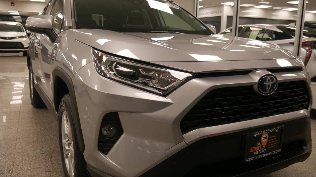 TOYOTA RAV4 2021 JTMRWRFV0MD121736 image