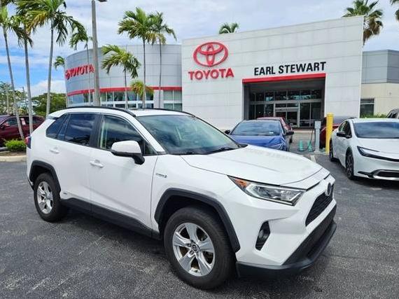 TOYOTA RAV4 2021 JTMRWRFVXMD121825 image