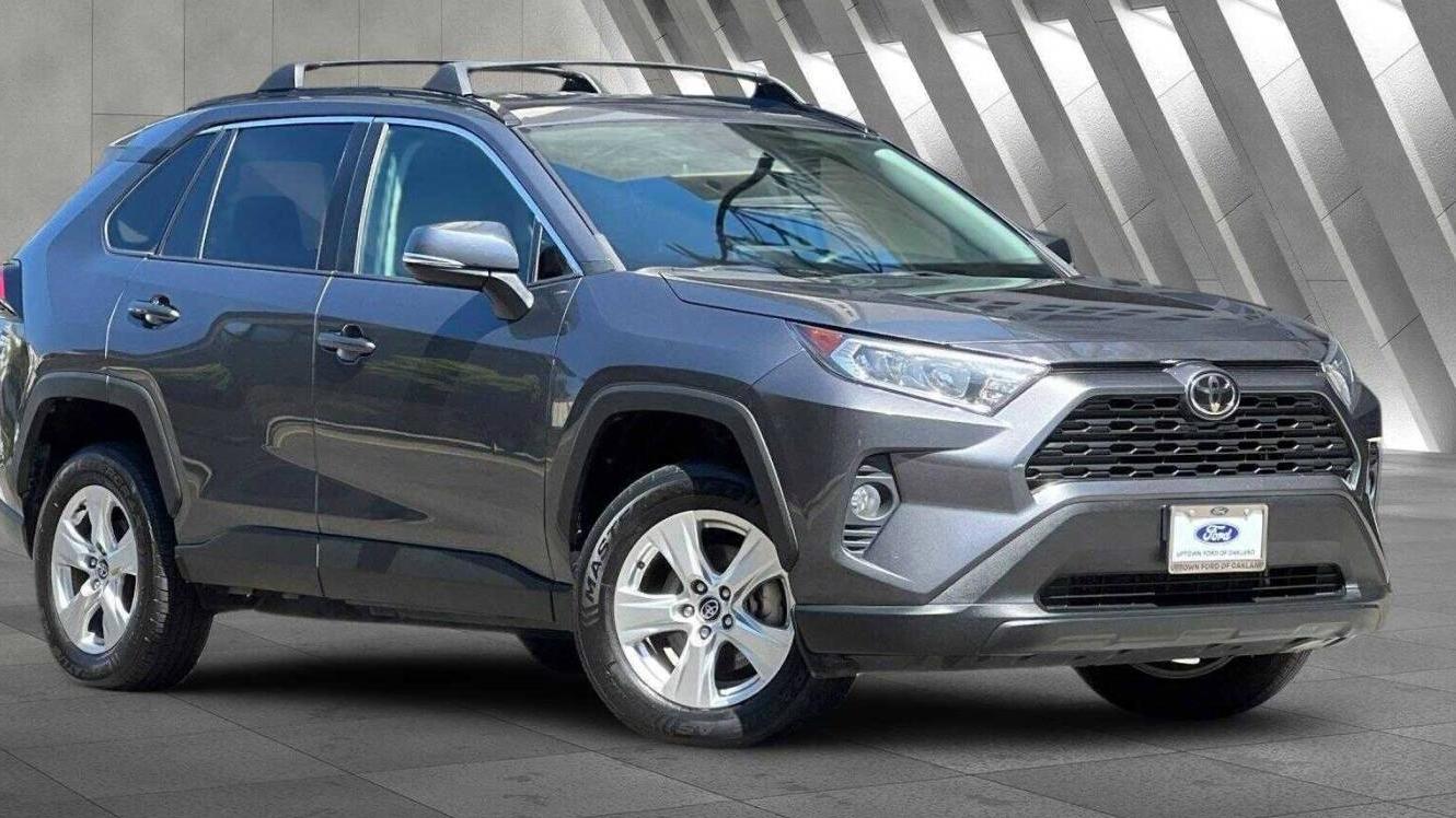 TOYOTA RAV4 2021 2T3P1RFV4MW160192 image