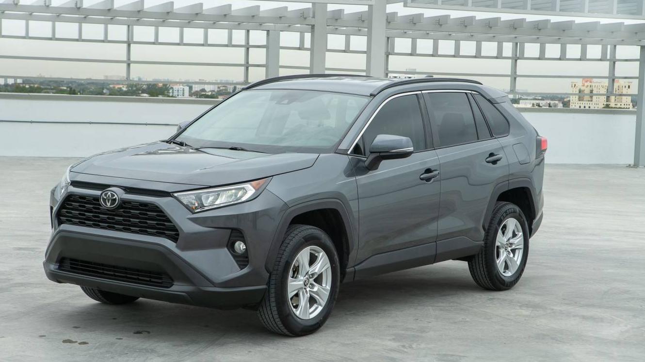 TOYOTA RAV4 2021 2T3W1RFV2MC136325 image