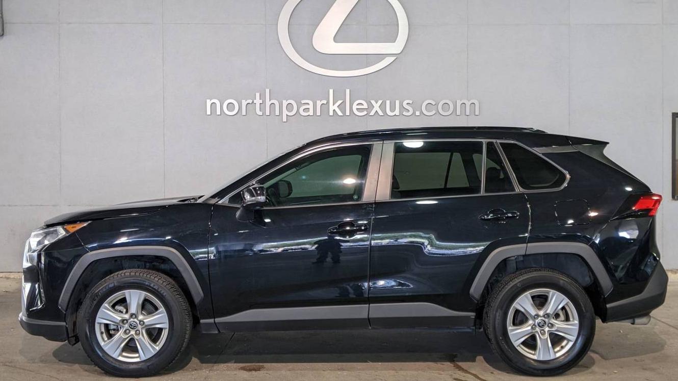 TOYOTA RAV4 2021 2T3W1RFV0MC132659 image