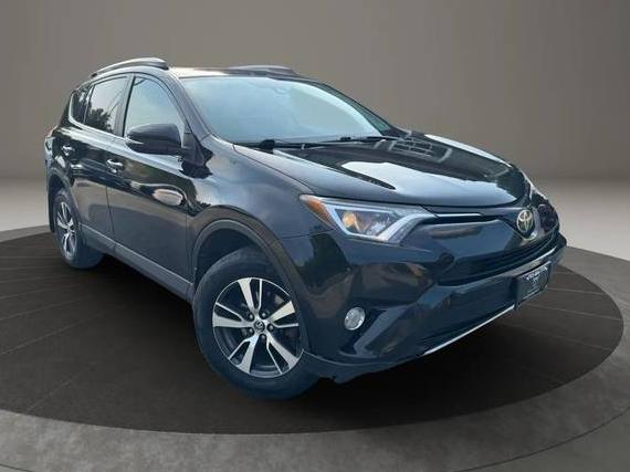 TOYOTA RAV4 2017 2T3RFREV2HW638062 image