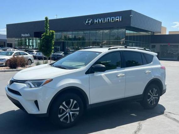 TOYOTA RAV4 2017 JTMBFREV7HJ147941 image
