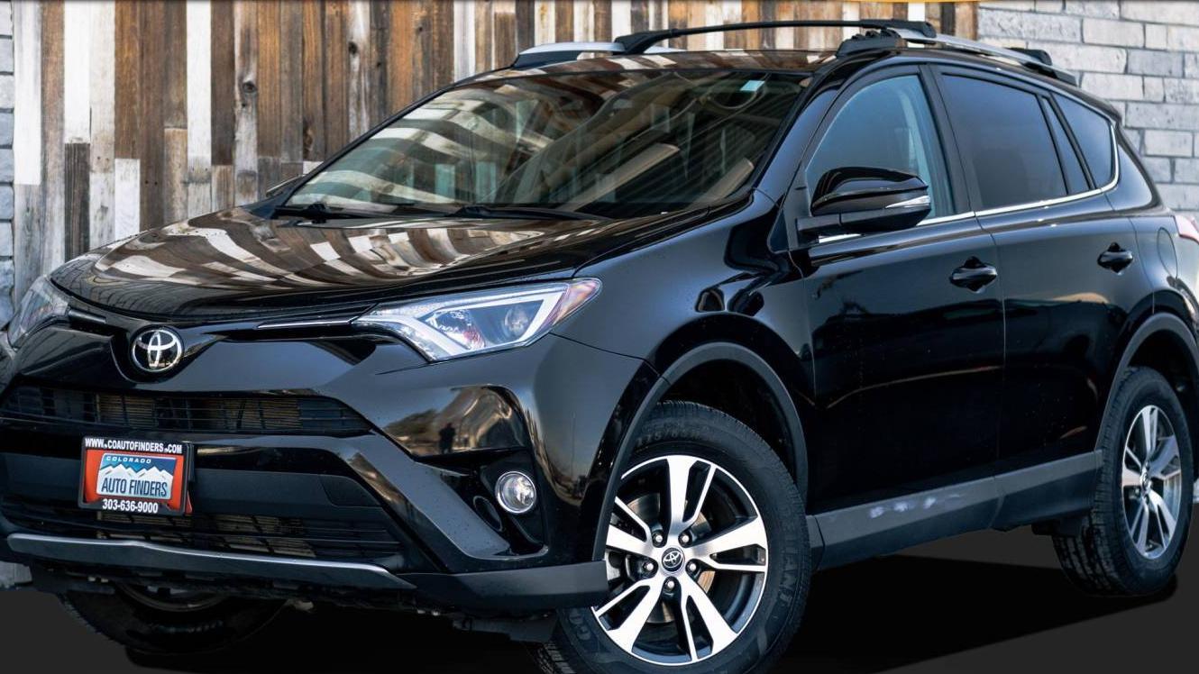 TOYOTA RAV4 2017 2T3RFREV8HW556191 image