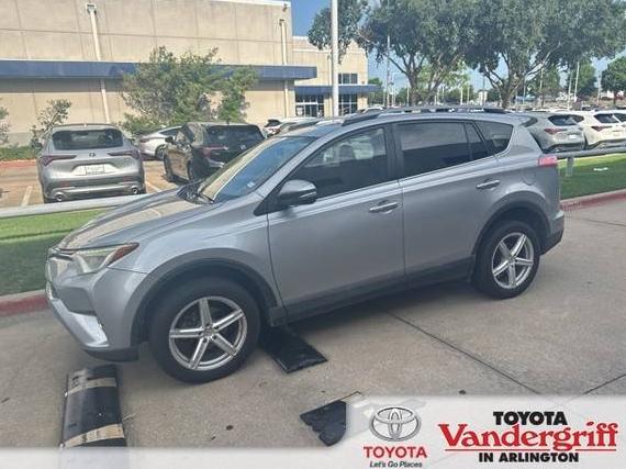TOYOTA RAV4 2017 2T3YFREV6HW404597 image