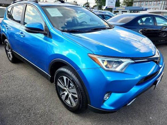 TOYOTA RAV4 2017 JTMWFREV0HJ707235 image