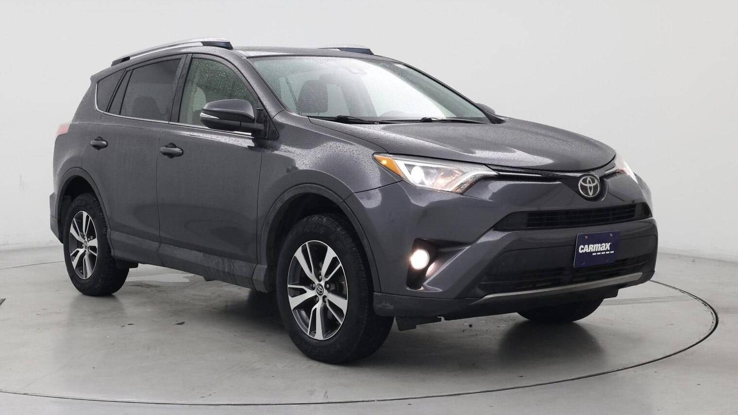 TOYOTA RAV4 2017 JTMWFREV5HJ114793 image