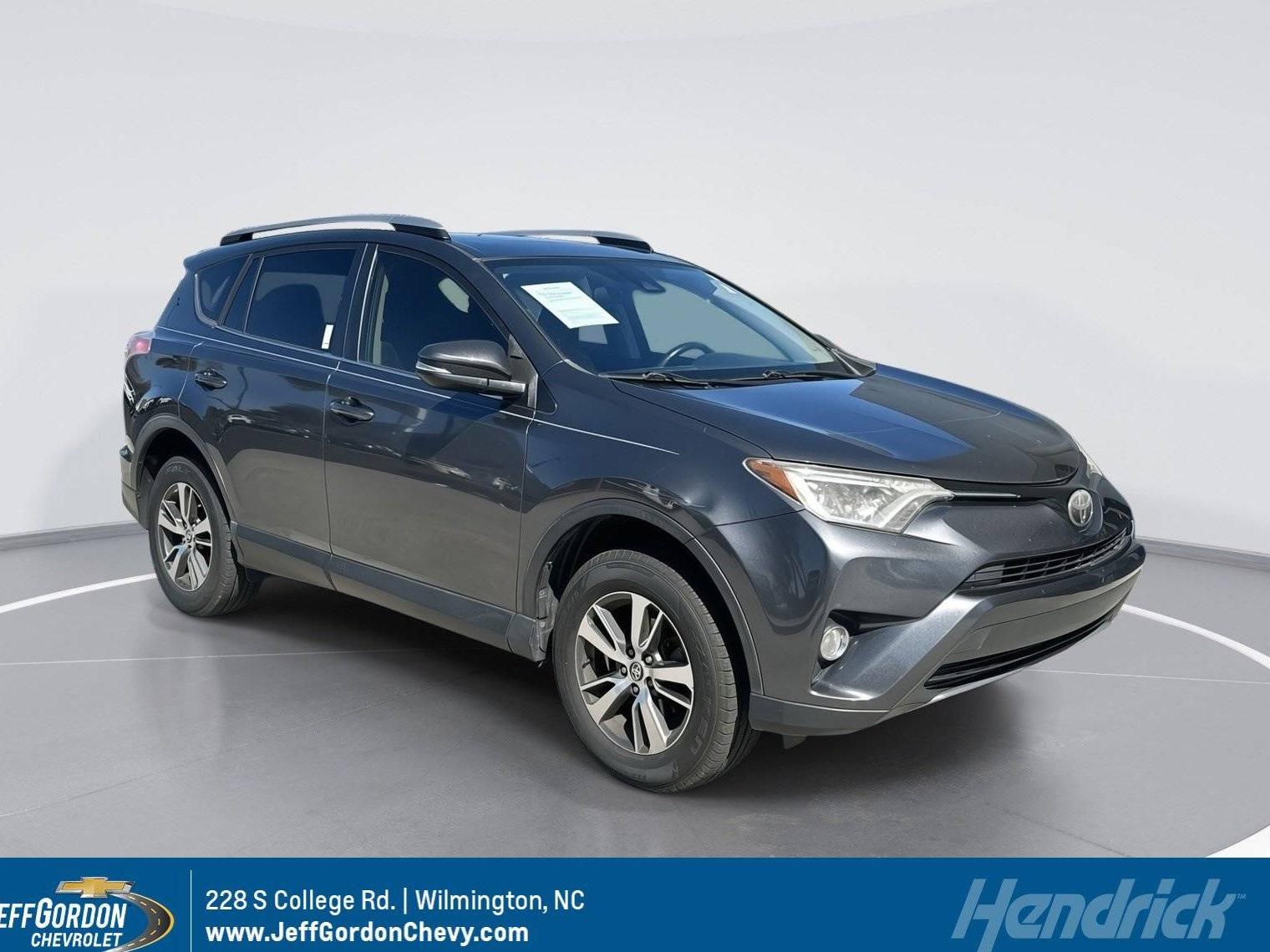 TOYOTA RAV4 2017 JTMWFREV0HJ115706 image