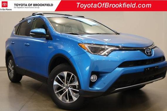 TOYOTA RAV4 2017 JTMRJREV1HD110847 image