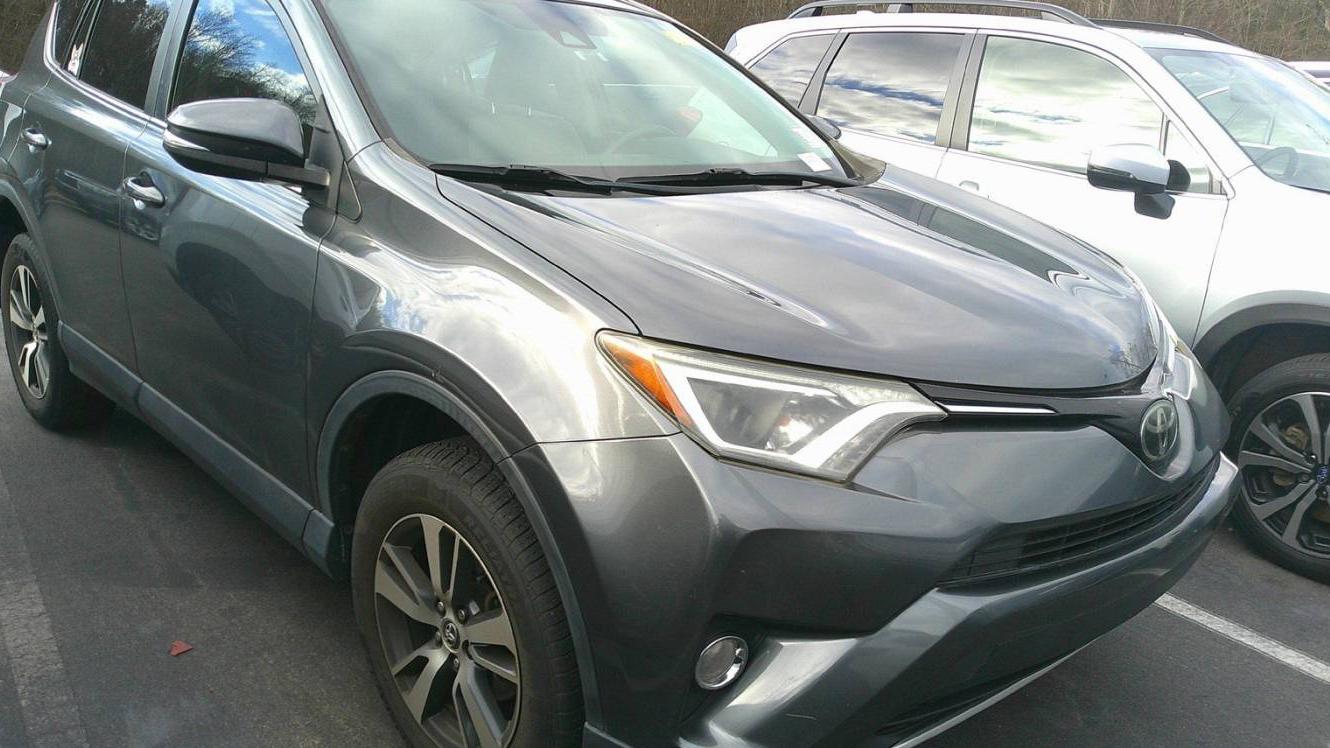 TOYOTA RAV4 2017 JTMWFREV4HD102276 image